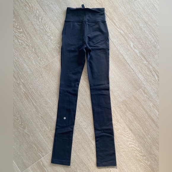 Lululemon high waisted leggings! Size 2! - Picture 4 of 7